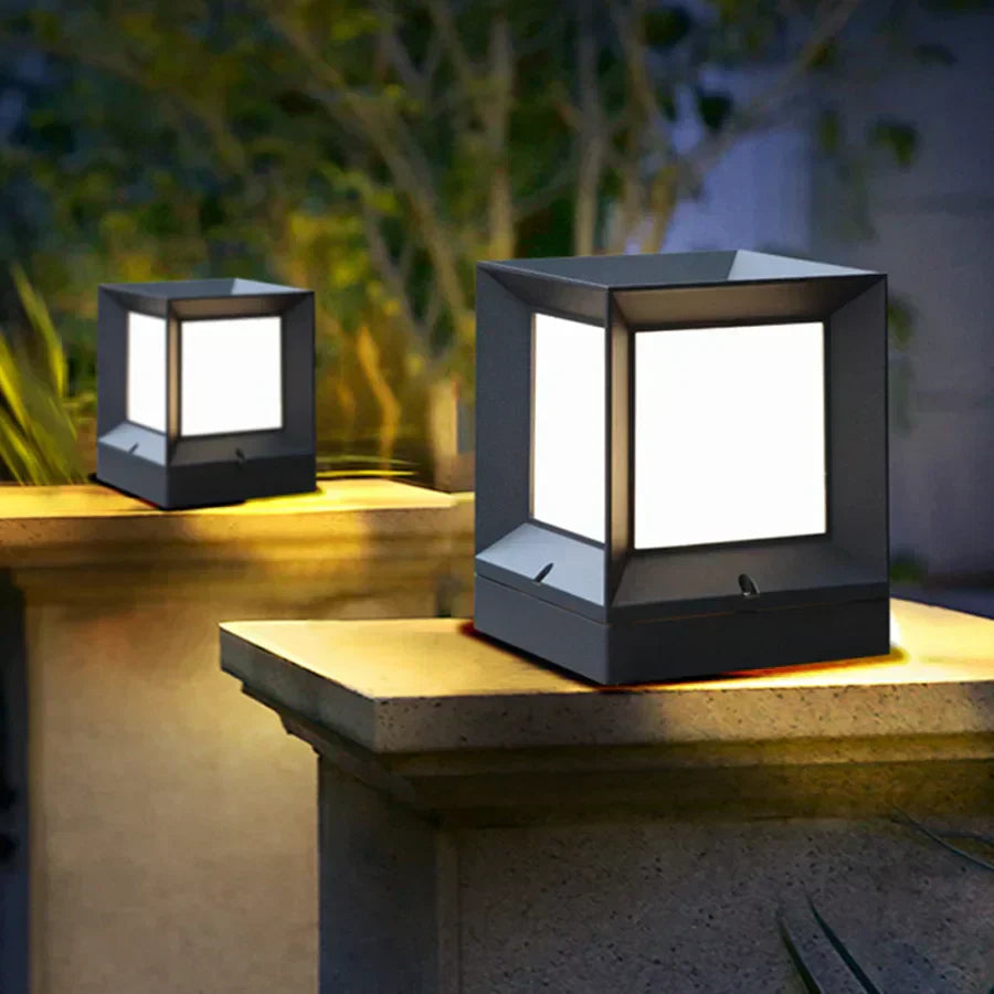 PillarLux – Outdoor Standing Lamp for Gates and Driveways